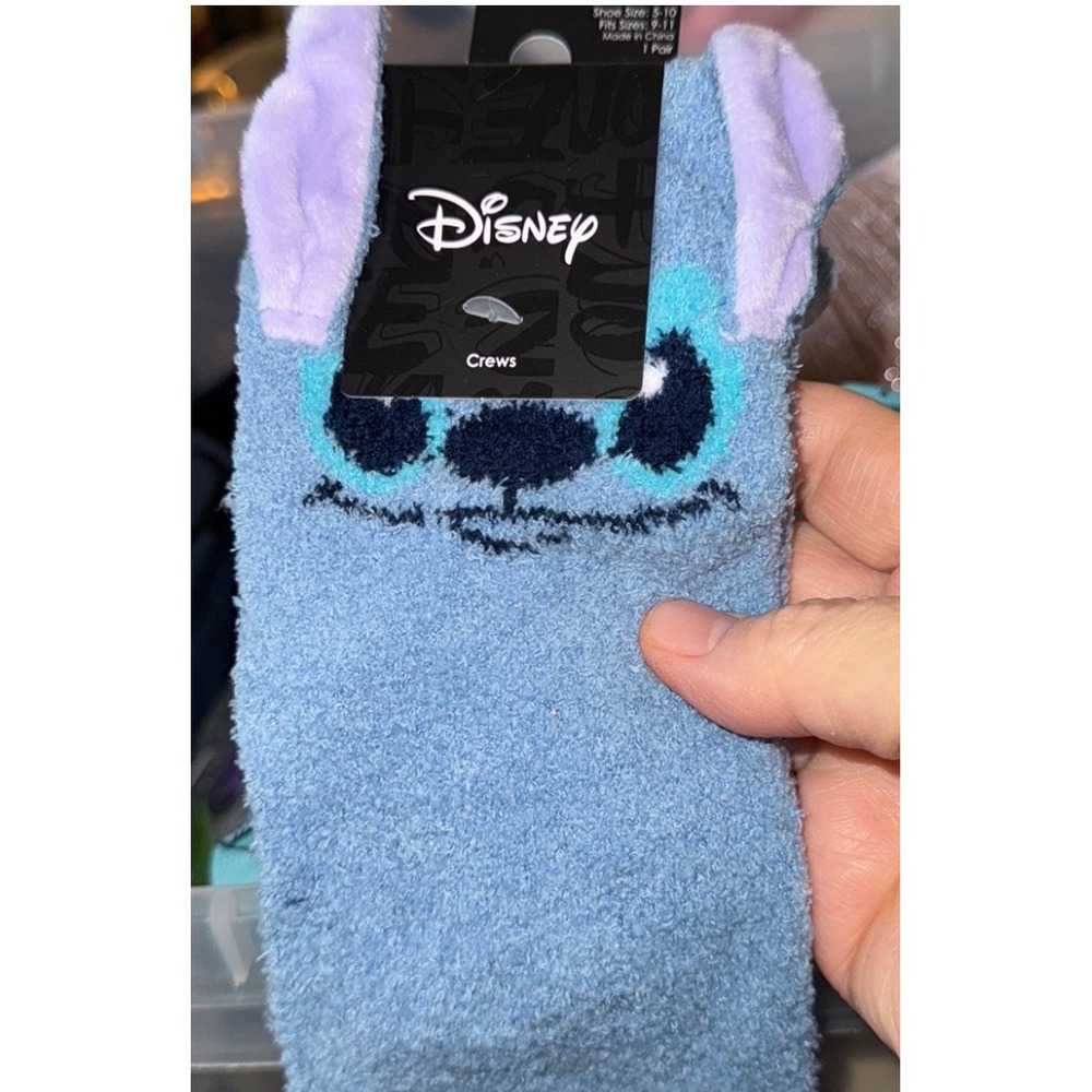 Disney Stitch Crews Socks Women's Size 5-10 Fits Sizes 9-11 Blue‎ Fuzzy